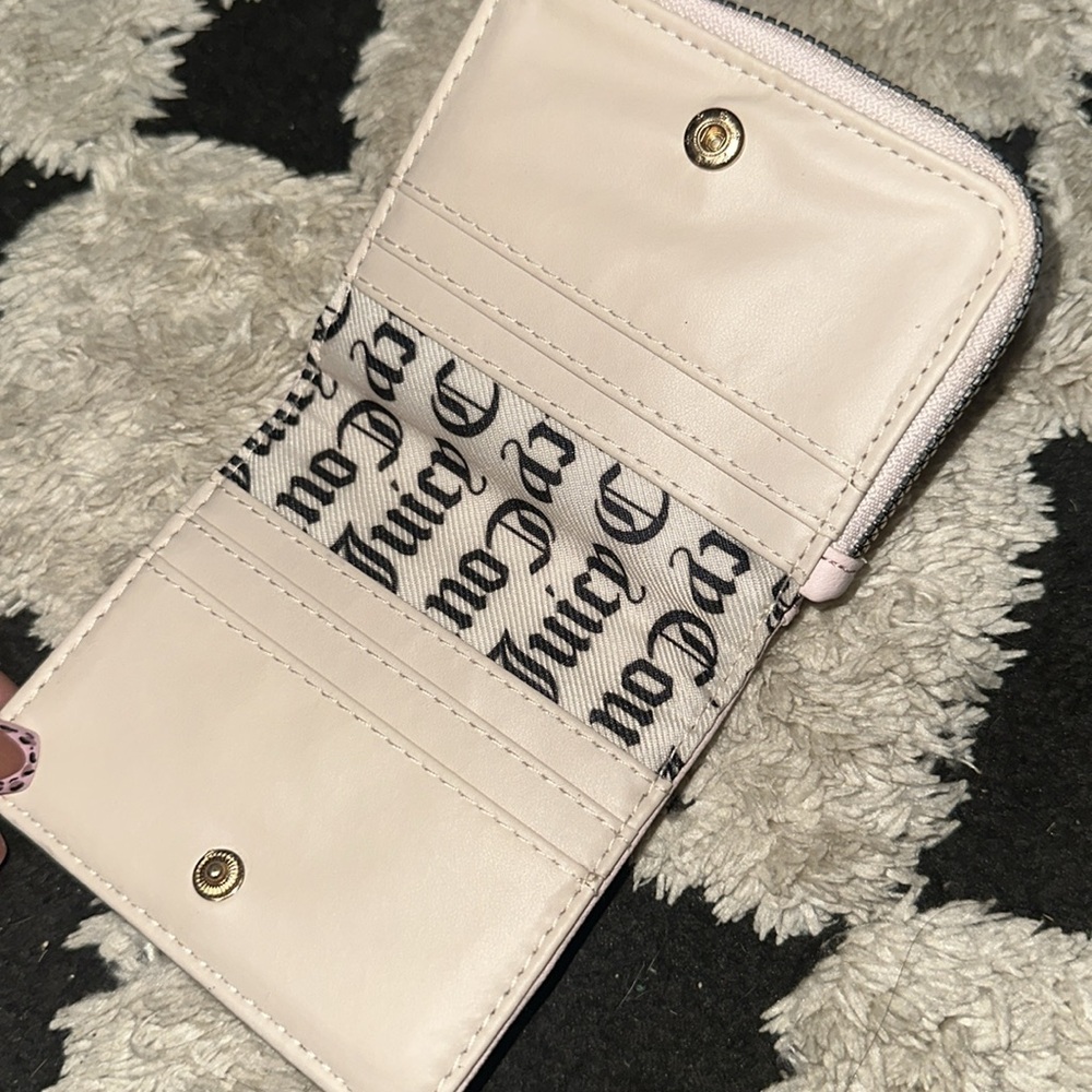 Juicy Couture Small Wallet - Picture 3 of 4